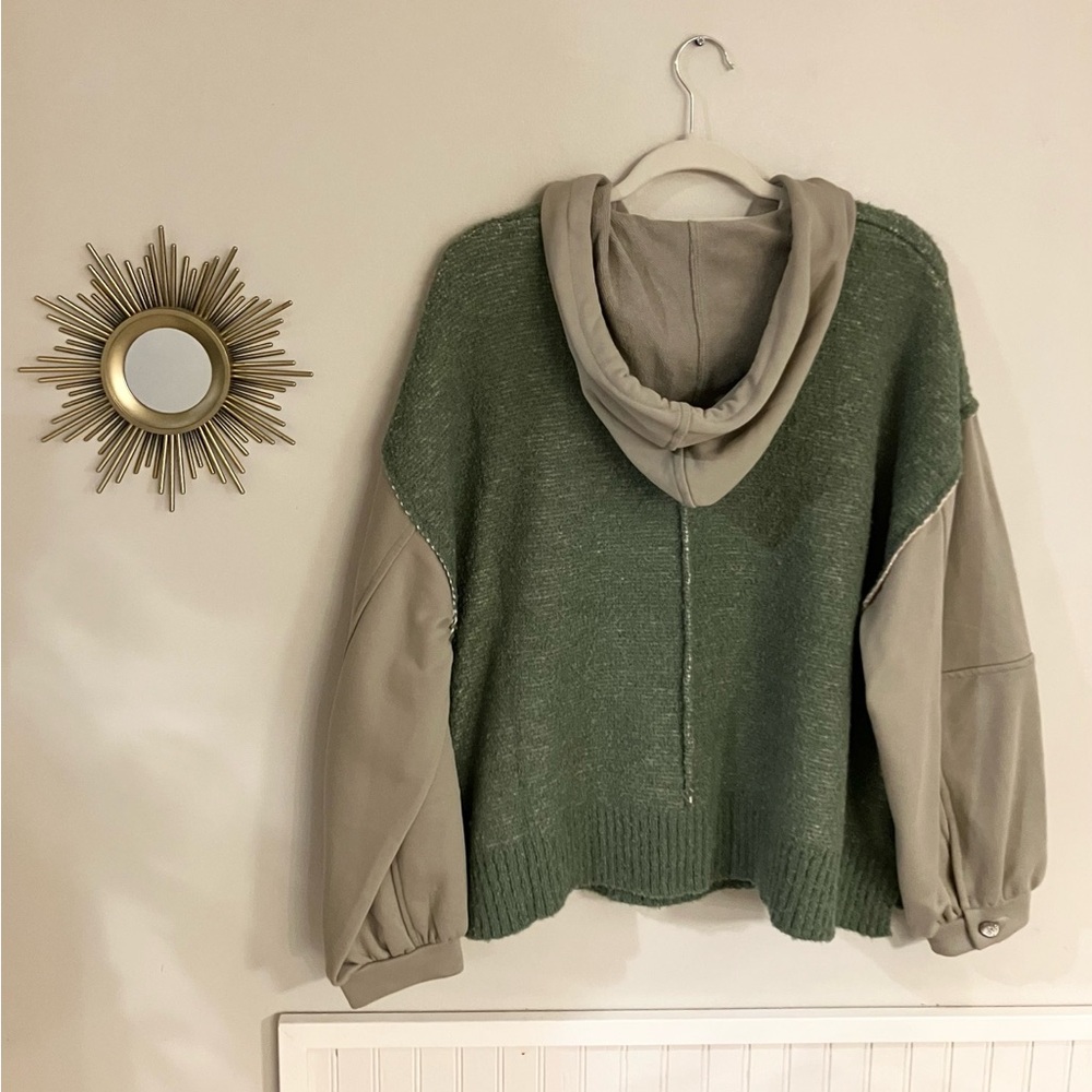 NWOT POL Floral Sweater with Hoodie - Picture 2 of 9